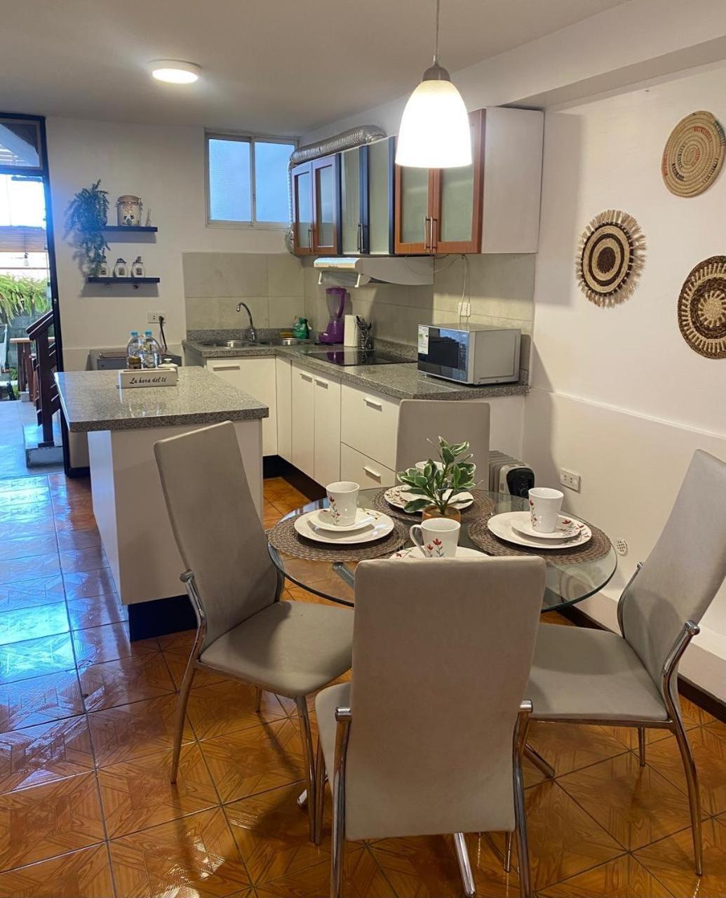 Hospedaje En Quito Norte, Apartamento & Suite Independientes Eksteriør billede